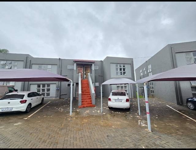 2 BEDROOM TOWNHOUSE FOR SALE IN MULBARTON